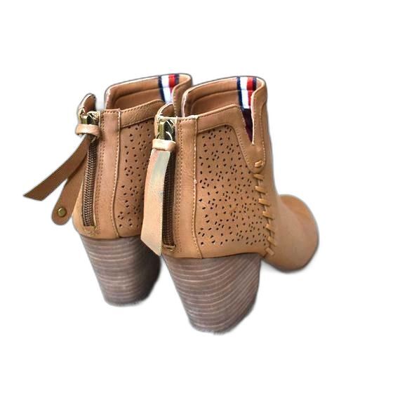 Tommy Hilfiger Brown Stacked Heel Ankle Boots Women’s 9.5 Almond Toe Zip - Picture 3 of 12